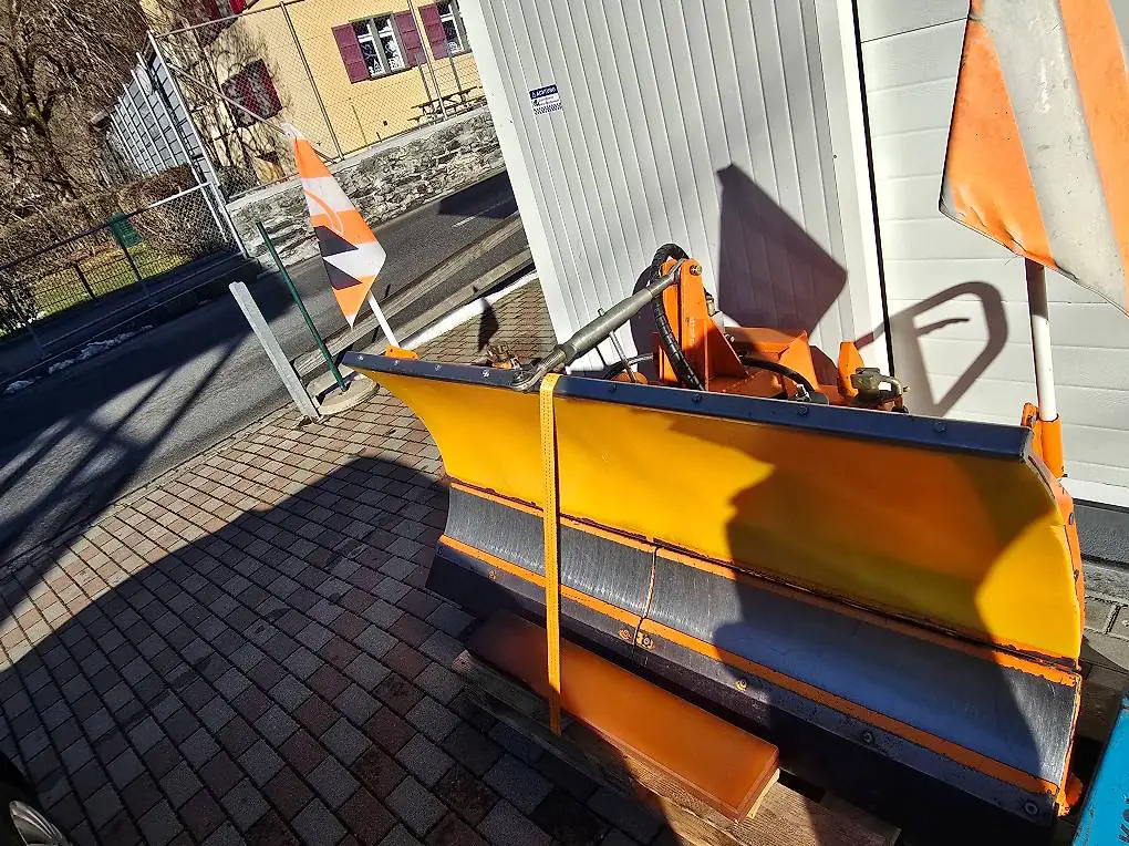 Zaugg Schneepflug g8k-180-1