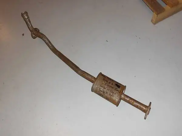 Auspufftopf vorne Hosenrohr Datsun 140 J Violet 77- Oldtimer