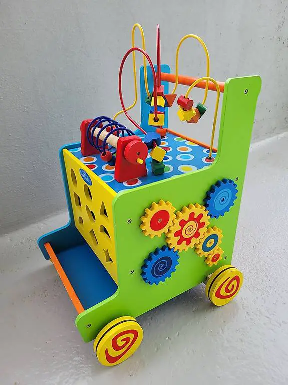 Lauflernwagen Lernlaufwagen mit Motorikspielzeug