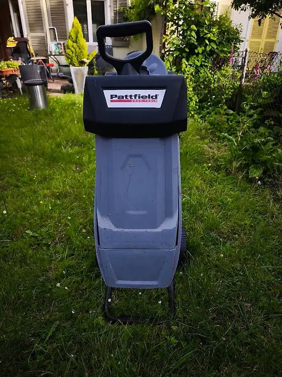 Gartenhäcksler Pattfield PE-EMH 2400
