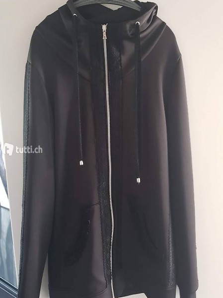 Einzelstück, Kapuzenjacke schwarz mit Spitzen, NEU sehr edel
