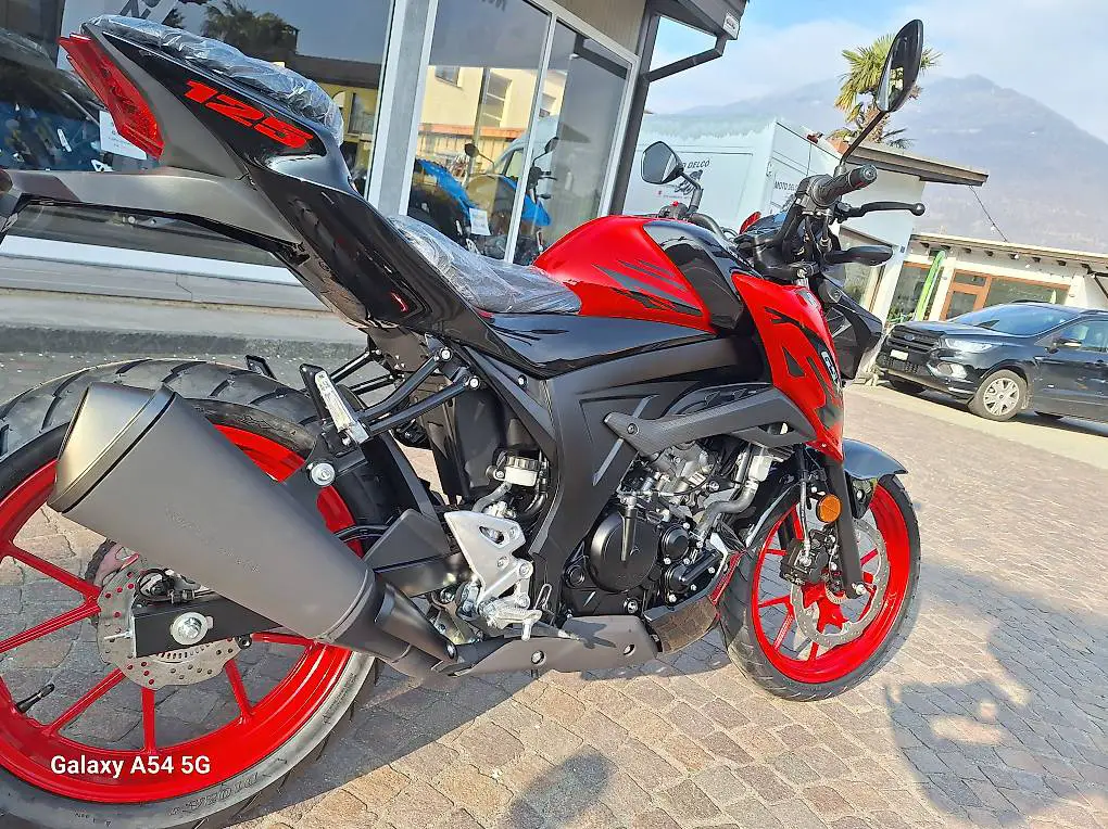 SUZUKI GSXS 125 ABS 2025 in pronta consegna.