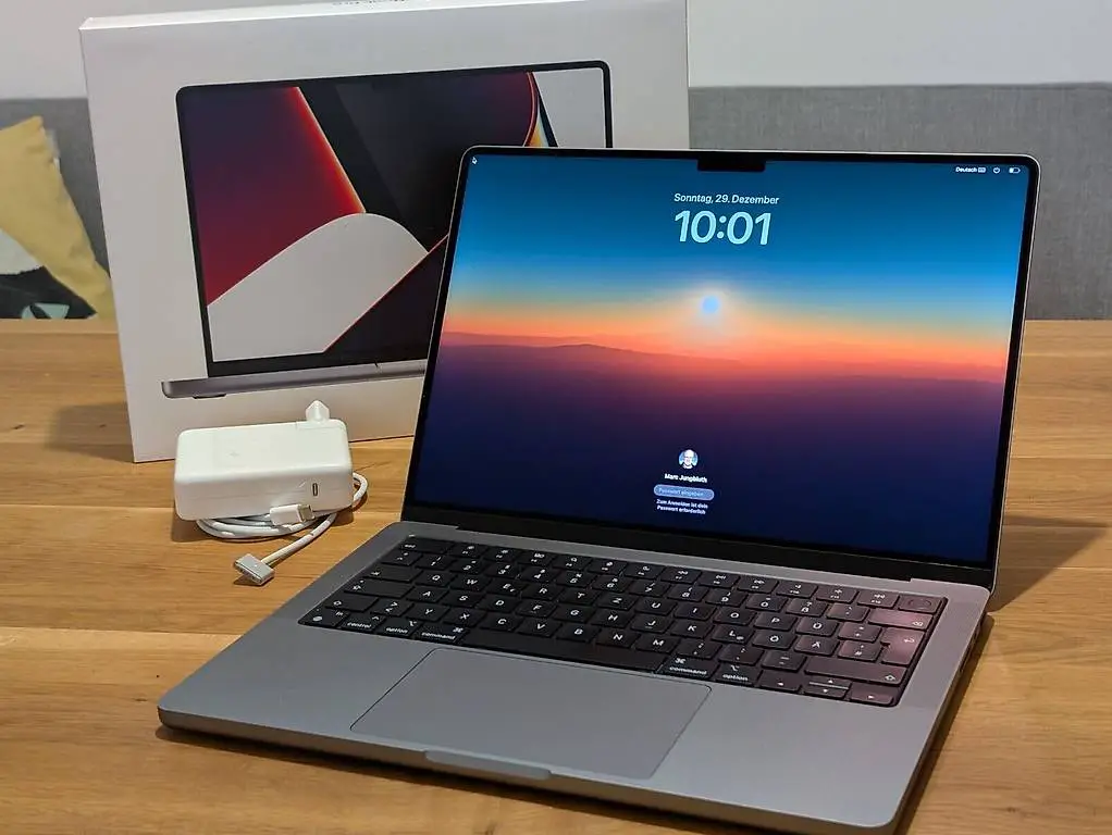 Apple MacBook Pro M1 Pro 16GB 512GB SSD 16GB Silber