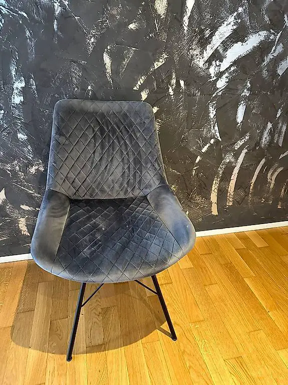 Graue sehr schöne Küchenstühle neuwertig