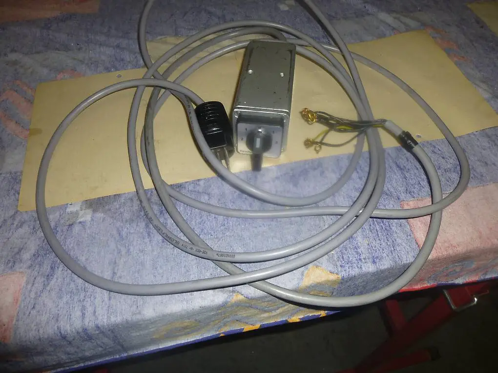 Dahlanderschalter in Stahlgehäuse mit rechts-linkslauf