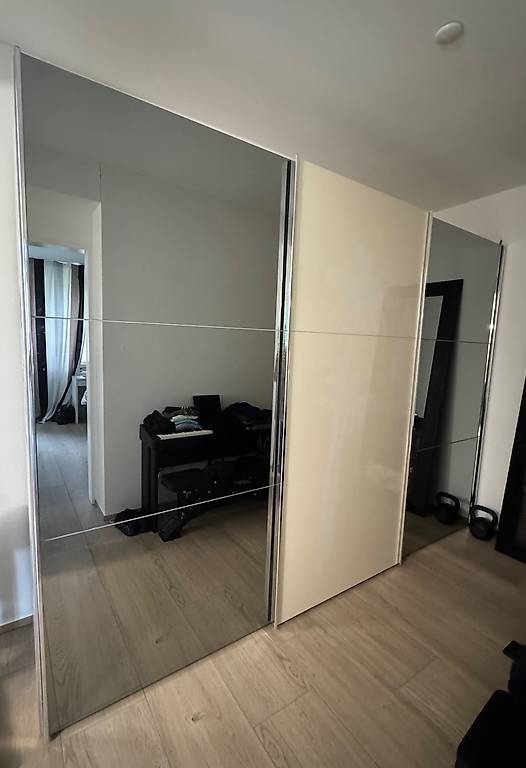 Micasa Kleiderschrank mit dunklen Spiegeln