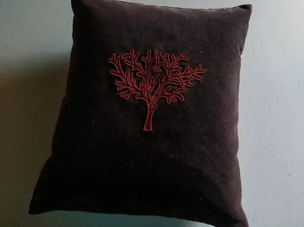 Samt Kissen bestickt NEU