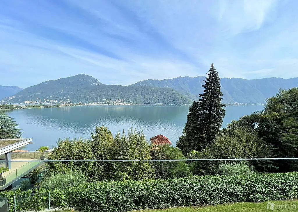  D2152-A15: Attico duplex con stupenda vista lago