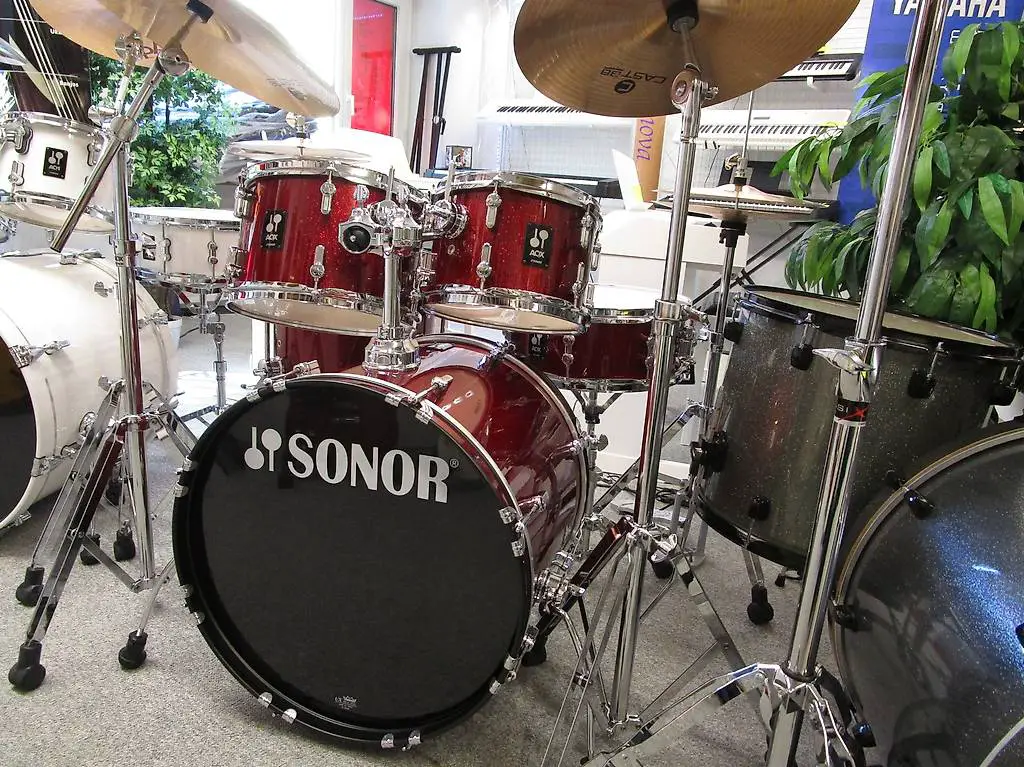 schlagzeug marke sonor, fabrikneues set inkl. cymbalset
