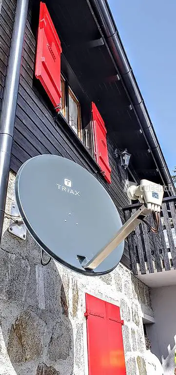 Parabola a due occhi con supporto