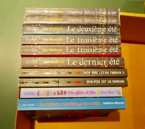 Gallimard Jeunesse et 4 filles et 1 jean