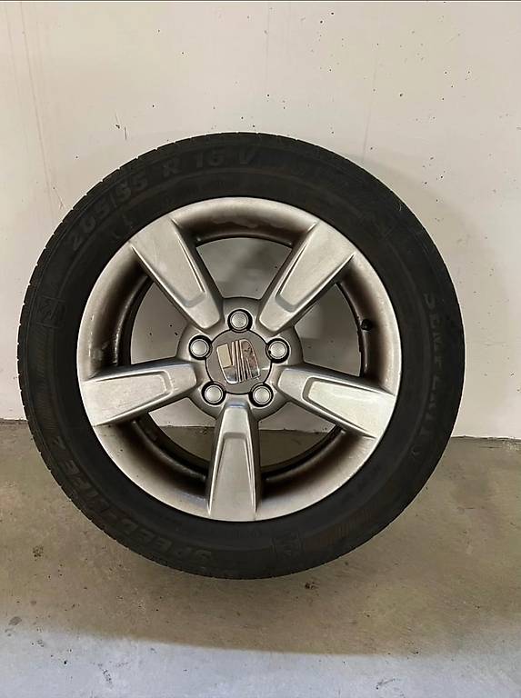 Sommerpneu inkl. Felgen für Seat Leon zu verkaufen