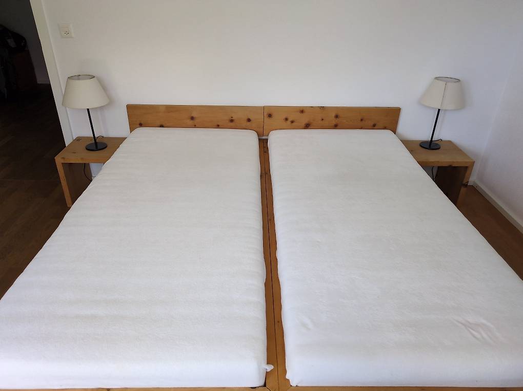 Einzelbett (2 Stück) 90x200 cm, Arvenholz, Lattenrost Roviva