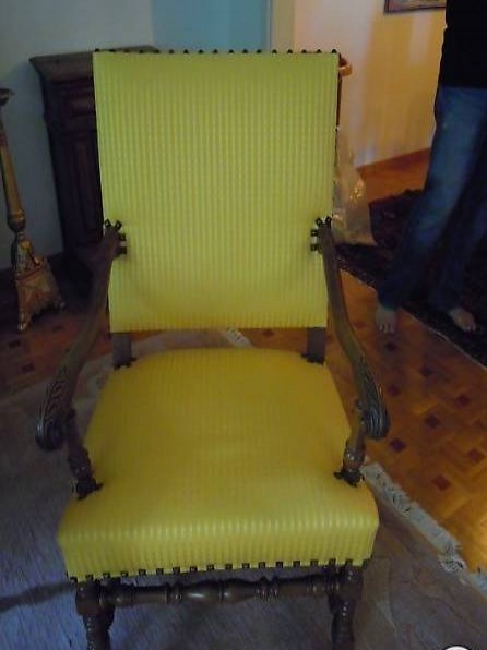 Paire de fauteuils Louis XIII fin 19ème refait à neuf