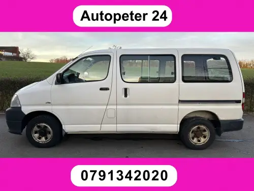 toyota hiace d-4d van 4wd swb