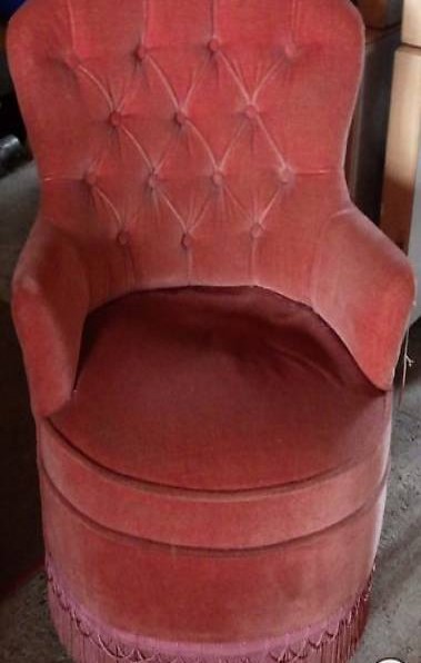 Kl. Fauteuil Crapaud Louis Philippe mit rotem Mohair-Velour