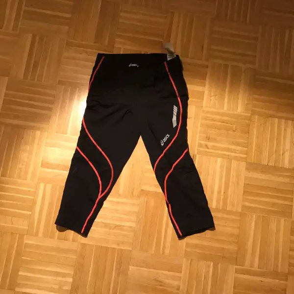 Asics Tight Fit; 3/4 Leggins, Grösse S