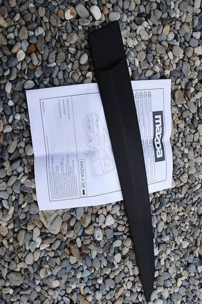  Original Mazda 2 DE Türzierstab hinten rechts