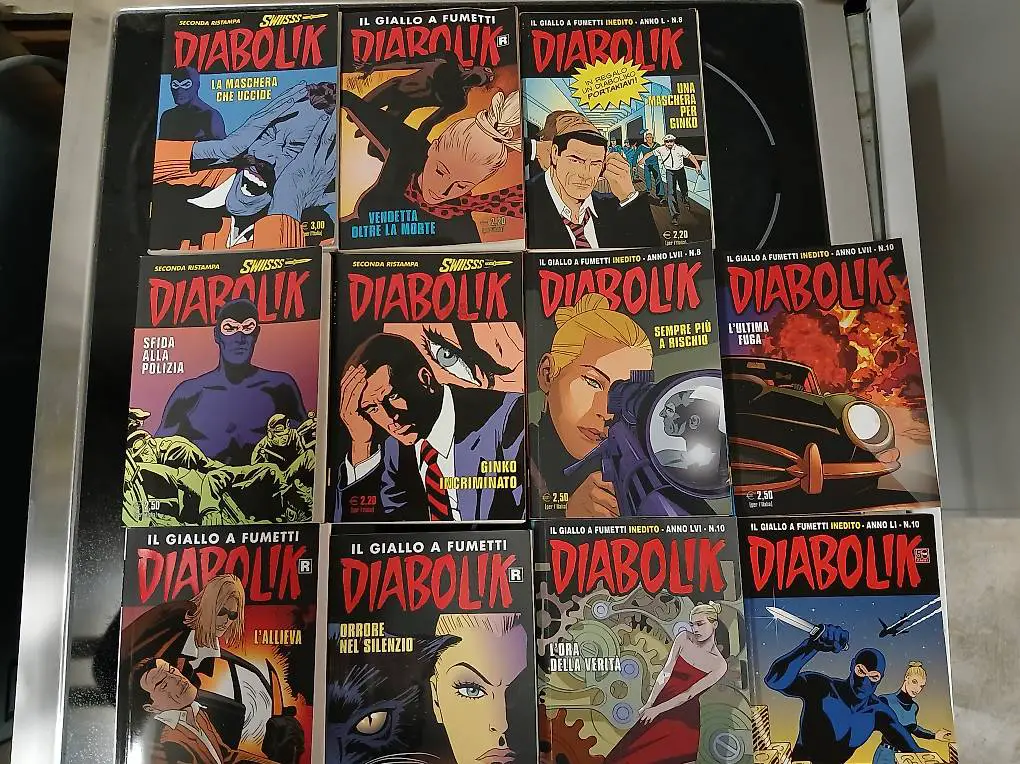 Scatola Gioco più 12x fumetti DIABOLIK, ottimo stato, r