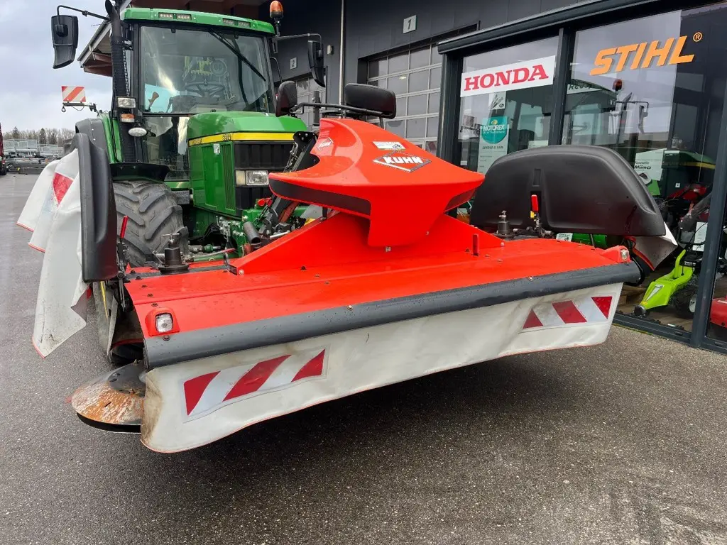 Faucheuse frontale Kuhn PZ3021F