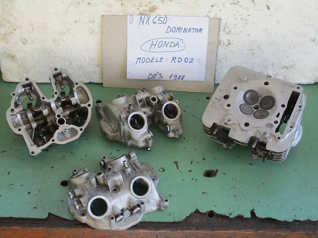 NX650Dominator/HONDA/ab1988/Div.Teile MOTOR + andere Teile