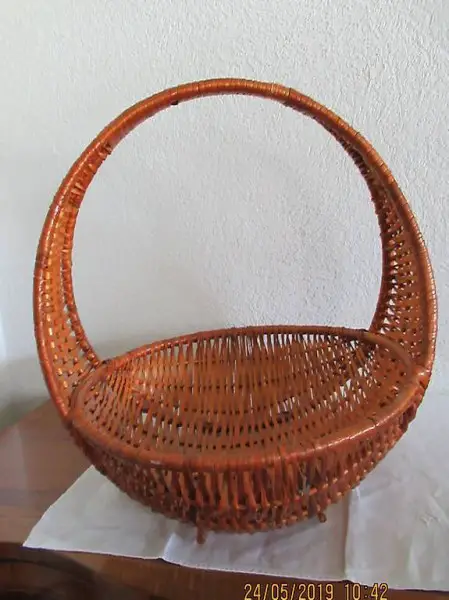  Korb, Rundkorb, mit Henkel, geflochten