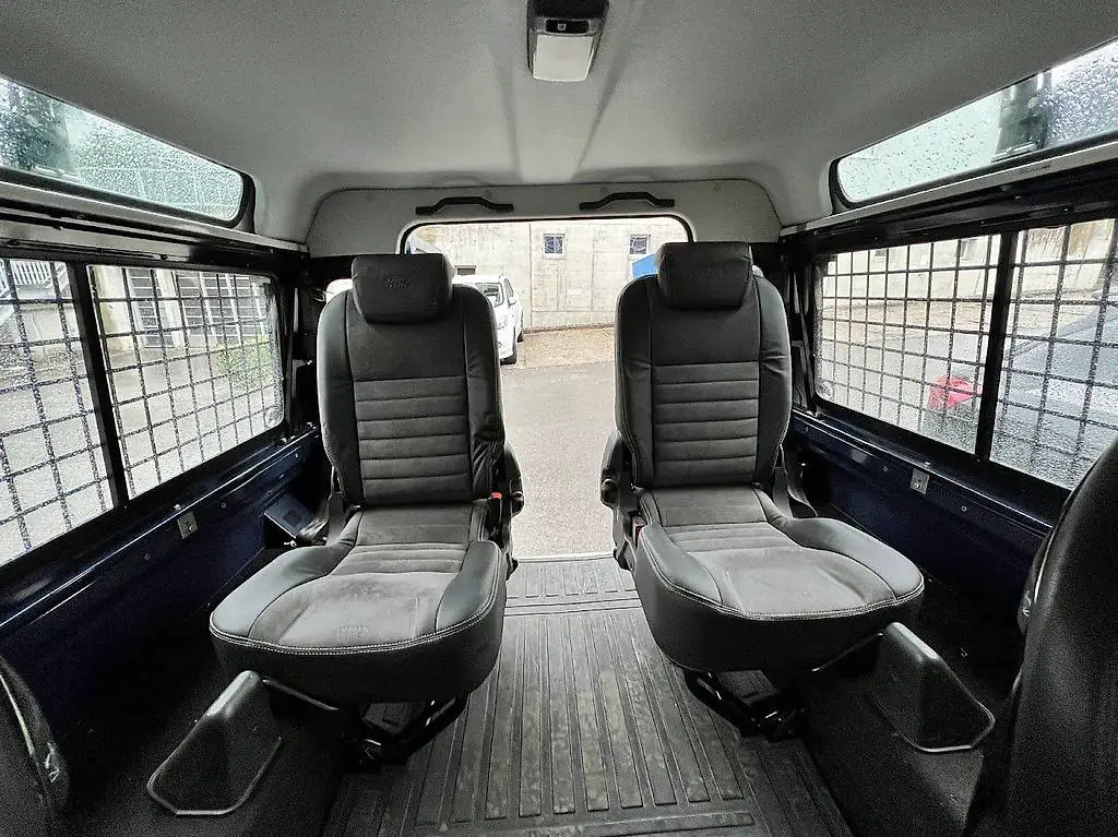 AVUS Sitzumbau Land Rover Defender Td5 mit DTC Gutachten