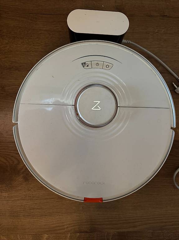 Roborock S8, weisser Saugroboter (defekt) günstig abzugeben