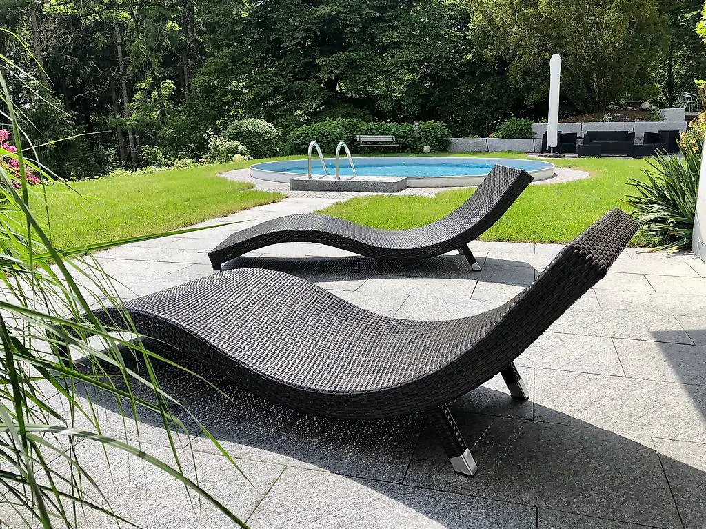 Rattanliege für den Innen und Aussenbereich