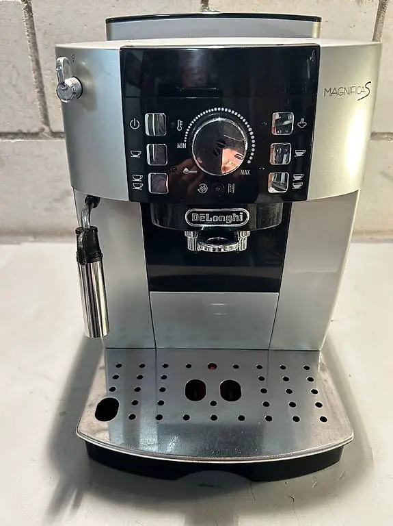 Kaffeeautomat De`Longhi Magnifica S