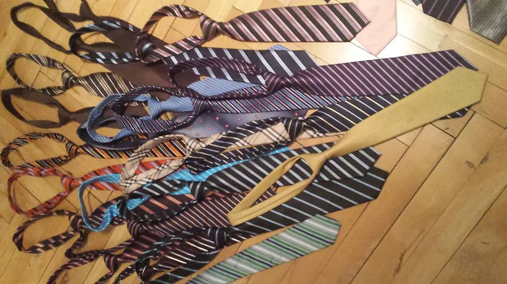Krawatten in verschiedenen Farben