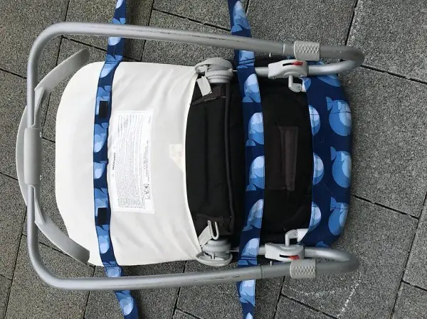 Tragbares Kindersitz inkl. Bauchtragtasche