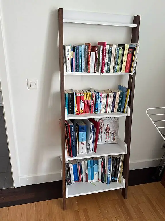 Bücherregal mit 5 Fächern Braun / Weiss