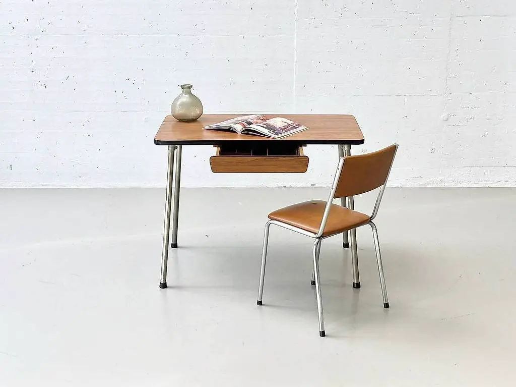 Vintage Schreibtisch aus den 1950er - 1960er Jahren