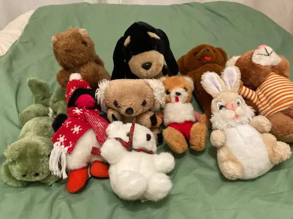 viele süsse Kuscheltiere