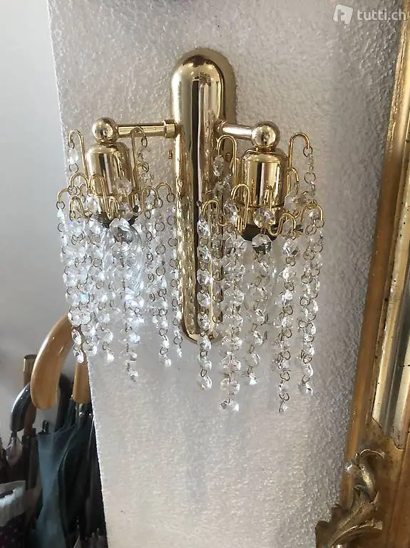 Wandlampe mit 2 Glühbirnen und Kristallsteinen