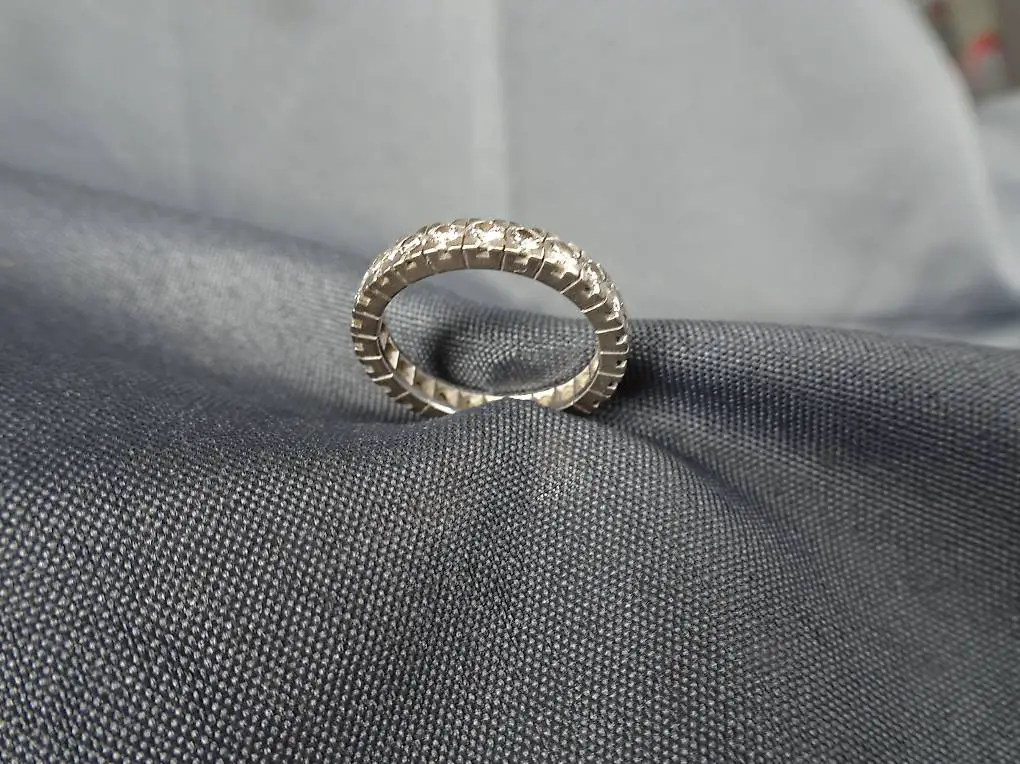 Fingerring ALLIANCE 24 Brillanten. Zertifikat. NP Fr.3"300.