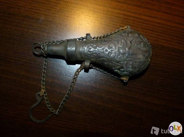 Schiesspulverbehälter alt