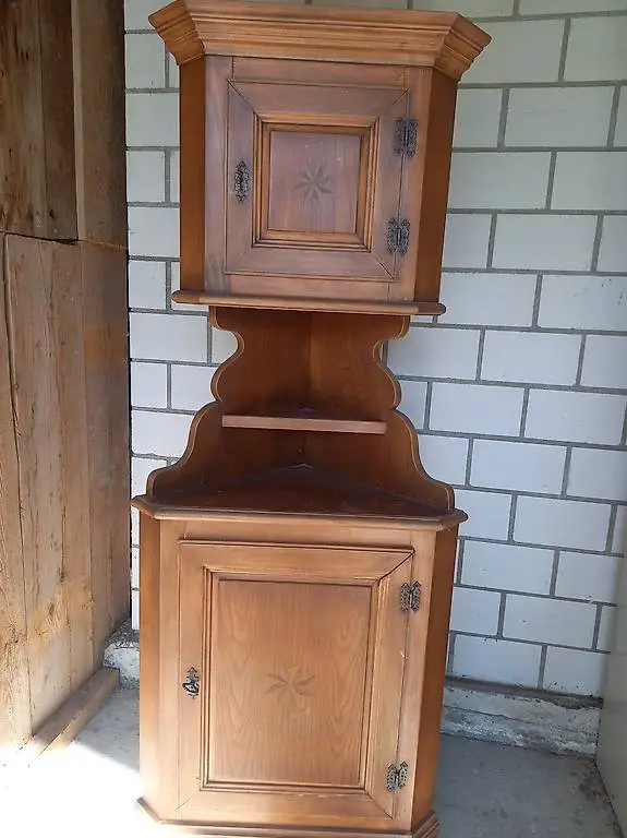 Eckregal zu verkaufen