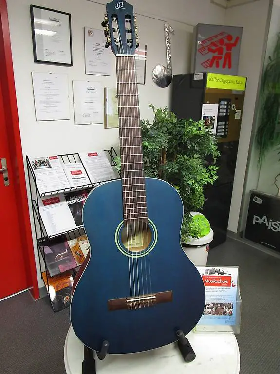 classic gitarre, fabrikneu, blau matt 4/4 günstig