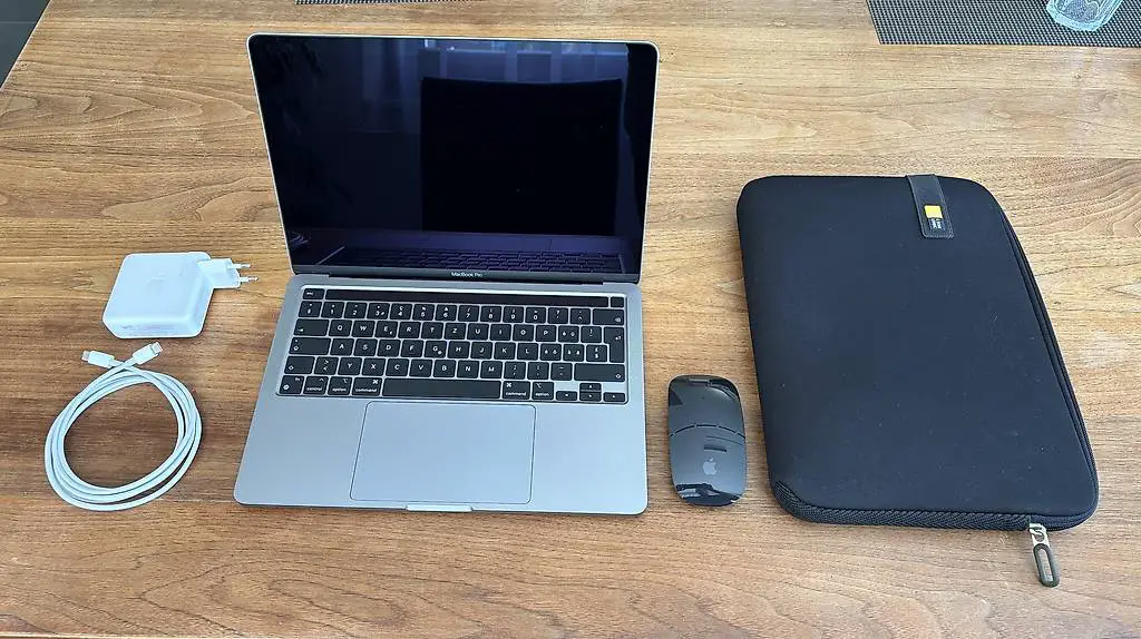 Apple MacBook Pro 13 M1