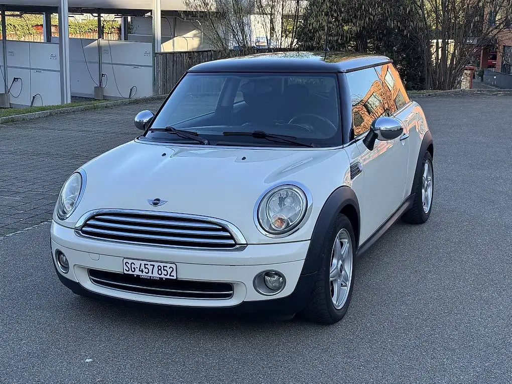 Mini Cooper frisch Service