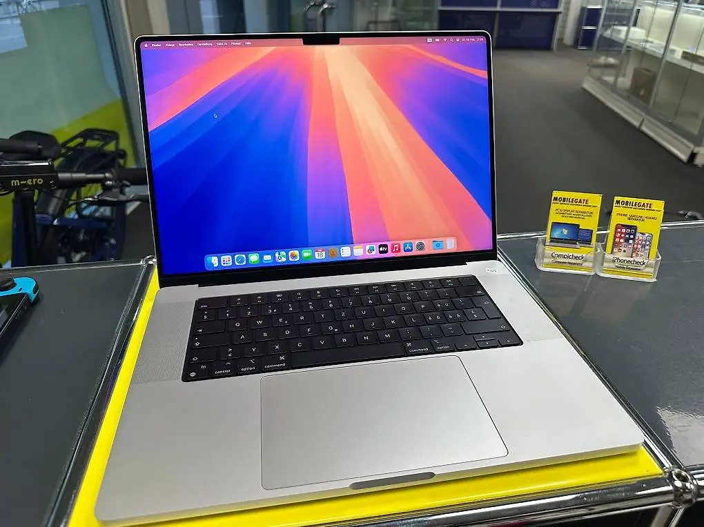 MacBook Pro 16 2023 M2 Pro 16GB 512GB Silber