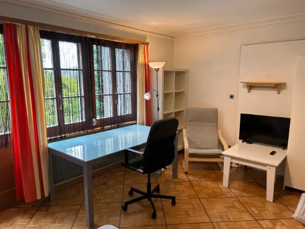 WG-Zimmer - schön möbliert