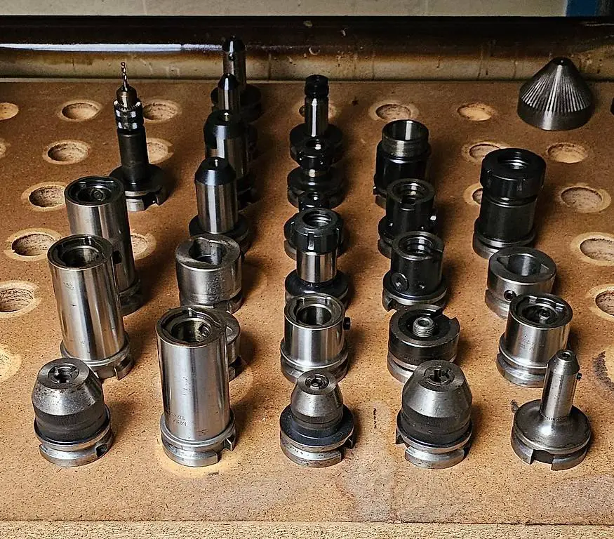 Werkzeugaufnahmen BT 40 (ca. 25 Stück)