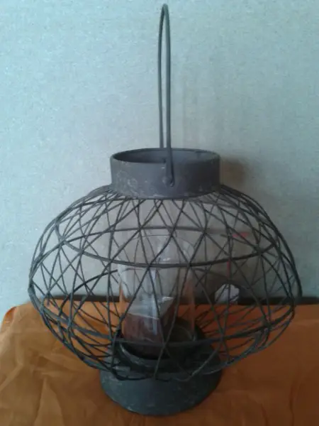 Metalllaterne mit Glaseinsatz (Handarbeit)