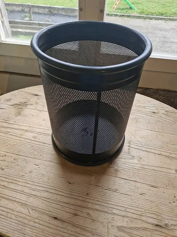 Eimer Mülleimer schwarz Metall SF