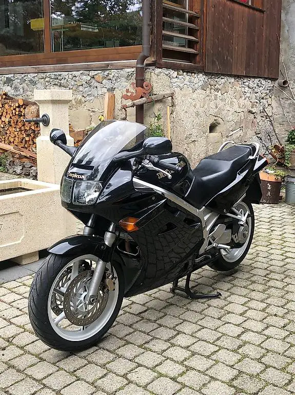 Honda VFR 750
