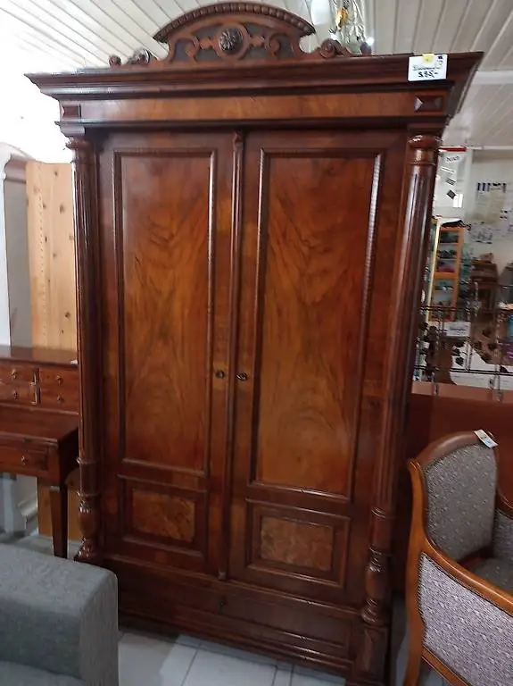 2türiger Schrank, Gründerzeit mit Aufsatz