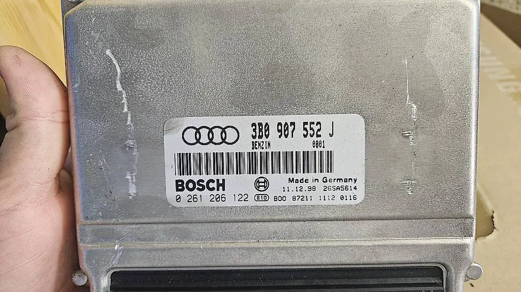 Steuergerät A4B5 3BO 907 552 J